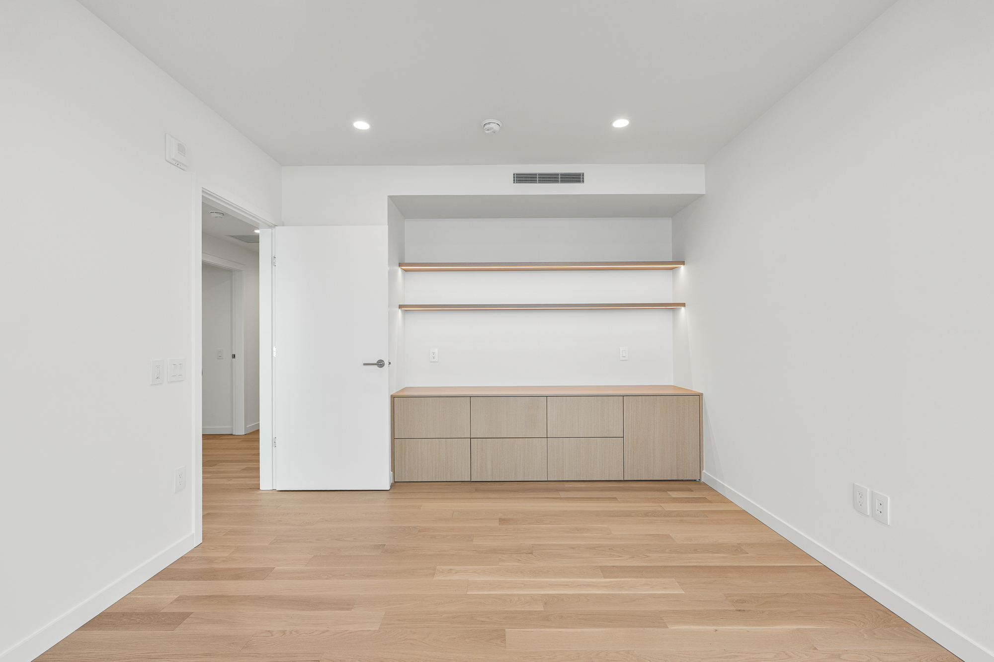 PH#1100 - 3963 Uplands Way